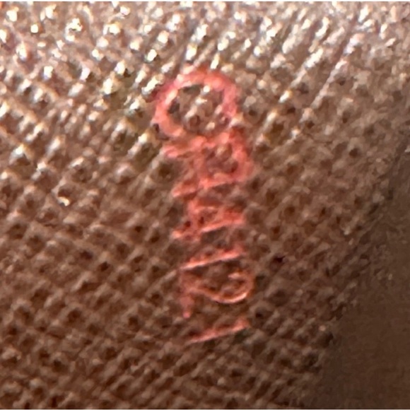 💯% Authentic Louis Vuitton Damier Ebene International Wallet✨ - Picture 8 of 10